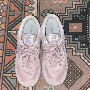 Women’s New Balances